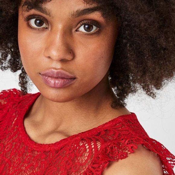 Top with a sweeth Red Lace Top VERO MODA - Picture 3 of 4